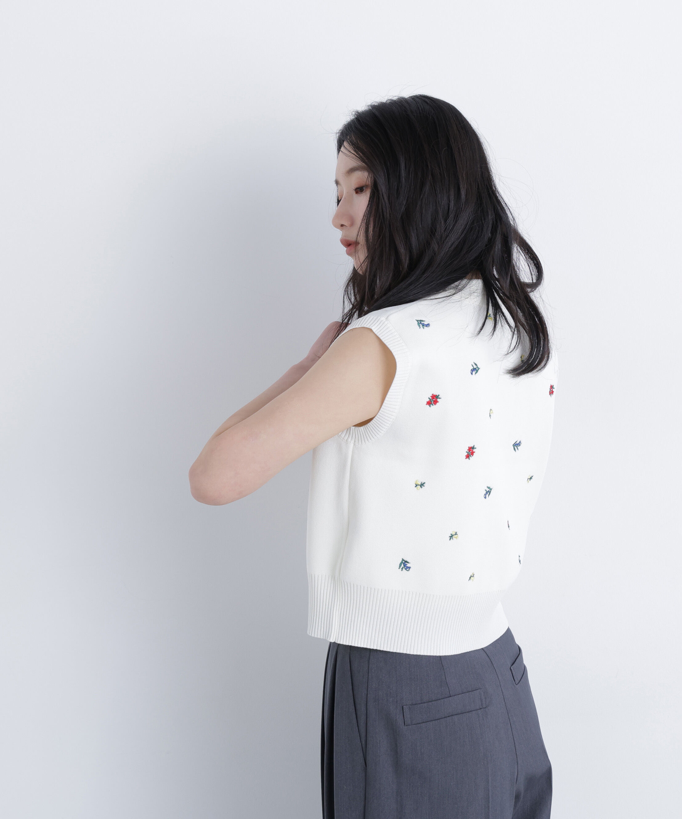  「〈N.〉ポロカラーフラワー刺繍ニット」|ニット・セーター|
