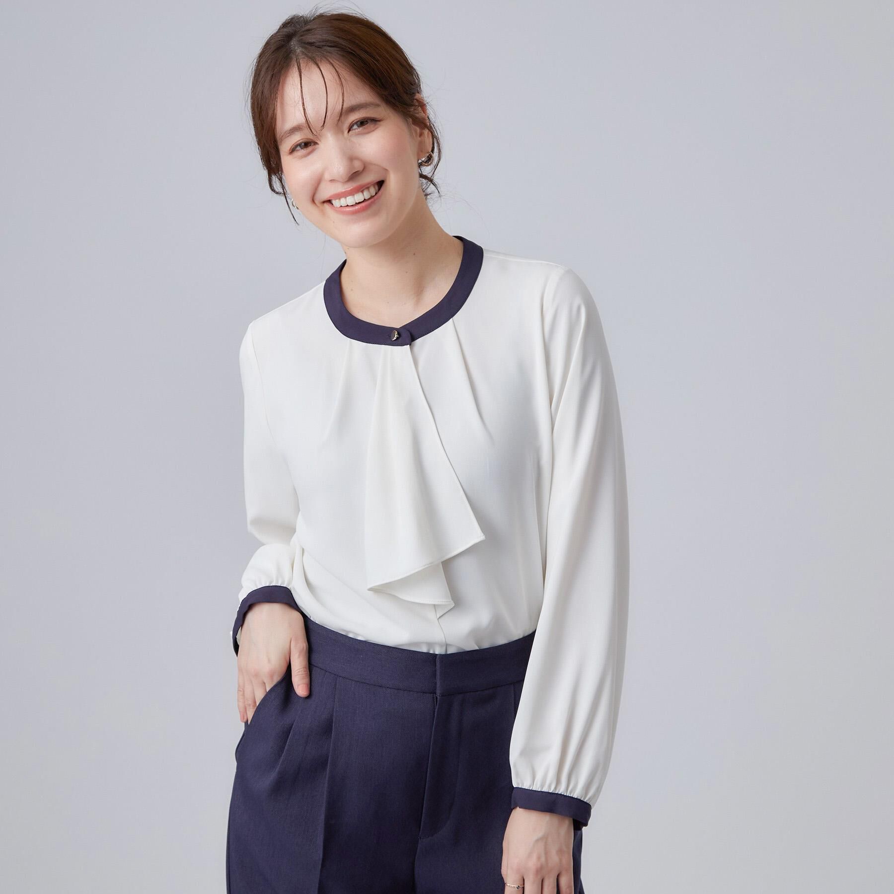 SHOO･LA･RUE「【通勤/UV//S-LL】大人の上品スタイルに ボウタイ風ブラウス」|シャツ・ブラウス|