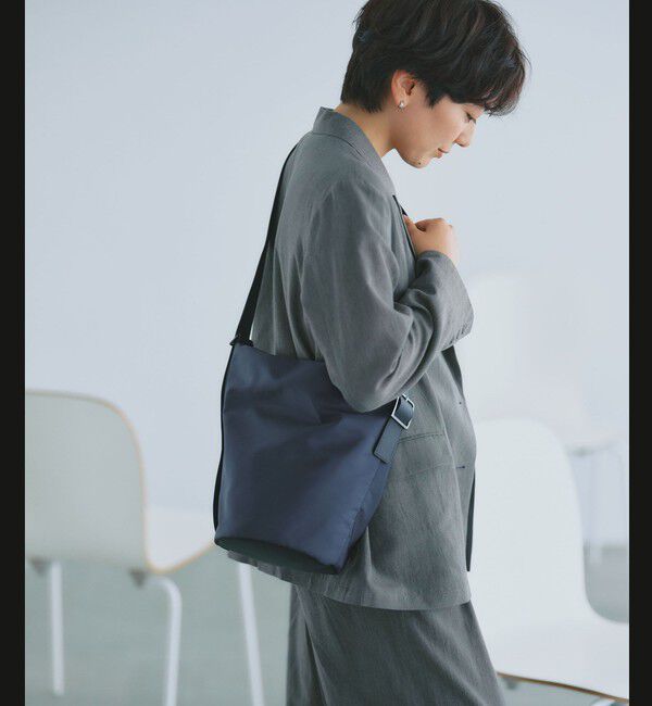 UNITED ARROWS green label relaxing「＜スタイリスト 兵藤千尋さんコラボ・PARTE＞2WAY バケットバッグ 撥水」|ショルダー・メッセンジャー|NAVY