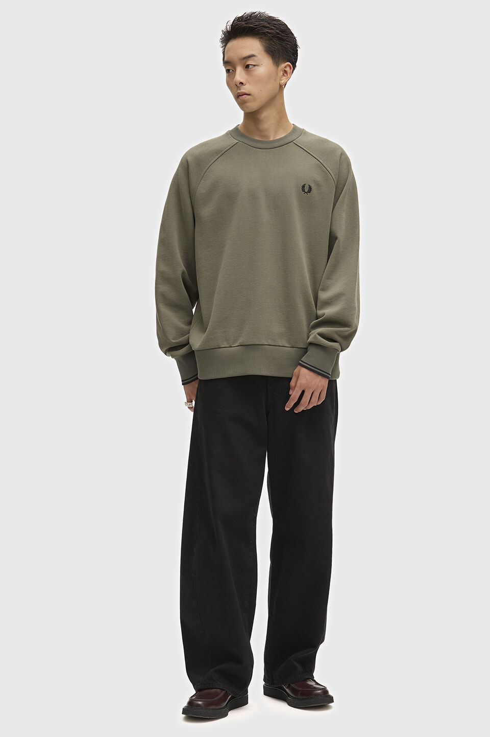 FRED PERRY 「FRED PERRY／Tipped Crew Neck Sweatshirt／ティップドクルーネックロゴスウェット」|スウェット・ジャージ|