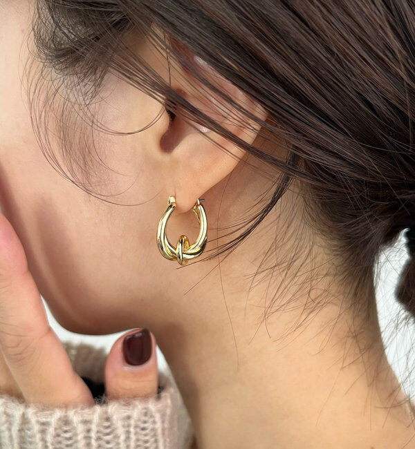 「【ベストセラー】〈GOLDY/ゴールディ〉ツイストフープピアス」|リング|