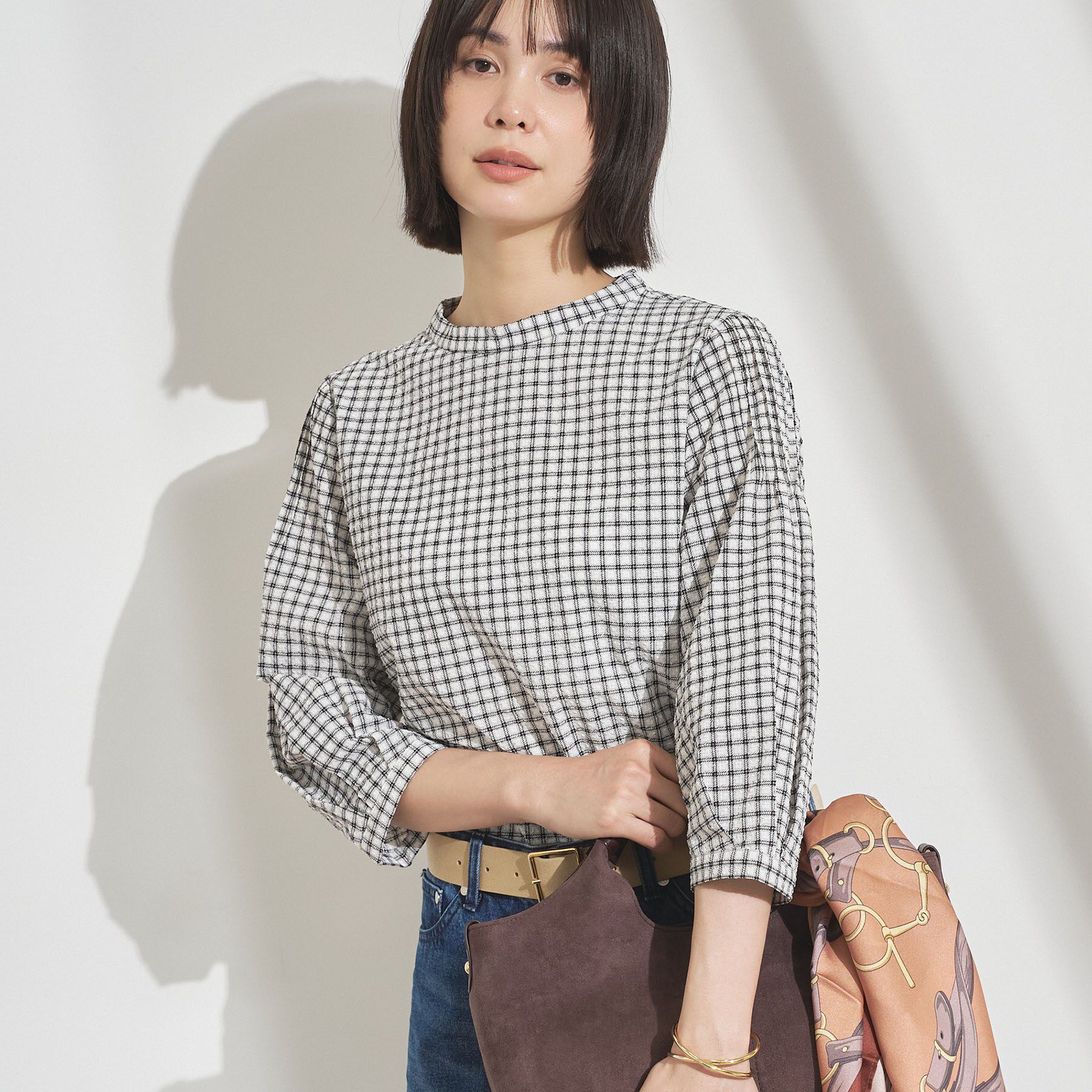 INDIVI「【初秋にピッタリ！／洗える】凹凸素材ミニスタンドトップス」|Tシャツ・カットソー|ホワイト(201)