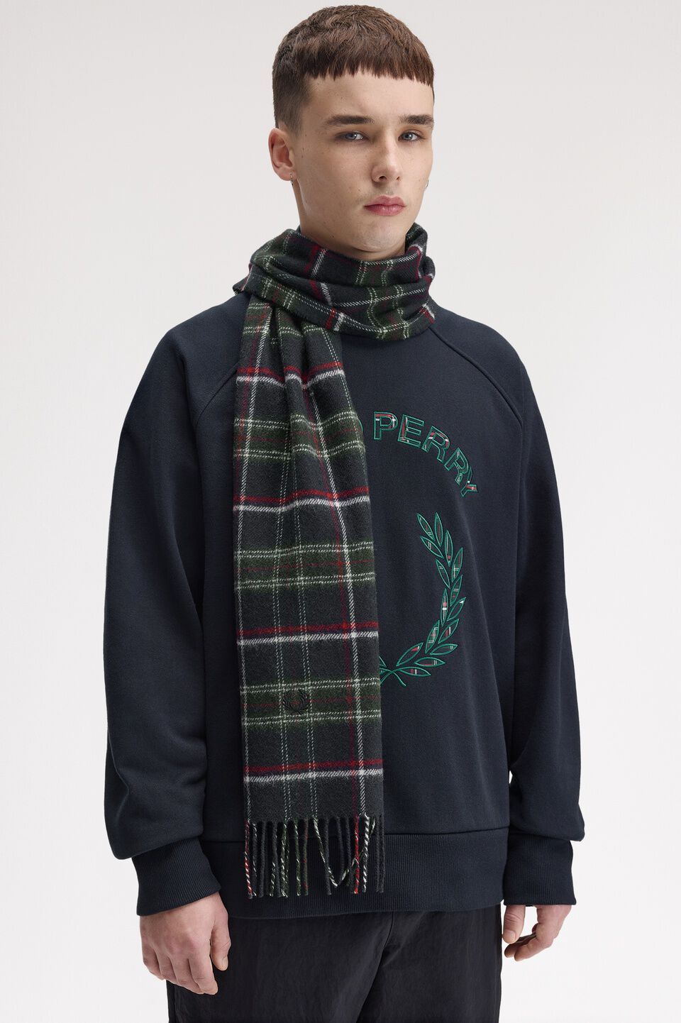 FRED PERRY 「FRED PERRY／Lambswool　Scarf／ワンポイントロゴ刺繍 チェック柄ラムウールマフラー」|マフラー|