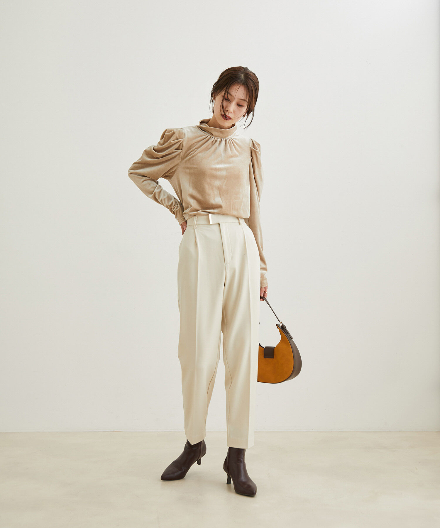 VIS「【HOT BEAUTY STRETCH】【洗える】ワンタックテーパードパンツ【sustainable】」|チノ|