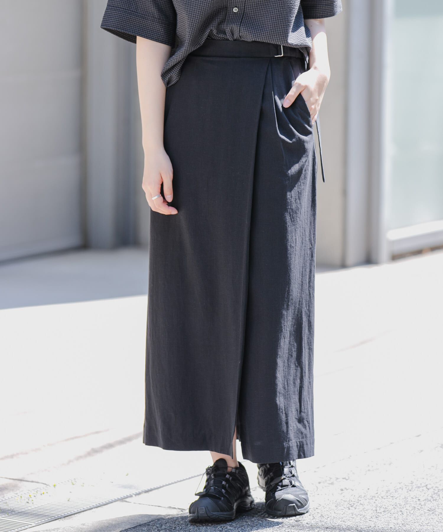 URBAN RESEARCH DOORS「FORK&SPOON　ラップスカート」|スカート|ブラック