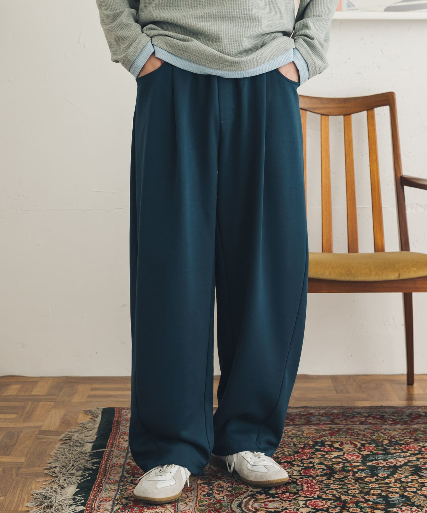 SENSE OF PLACE by URBAN RESEARCH「ダンボールスウェットカーブパンツ」|その他|ブルー