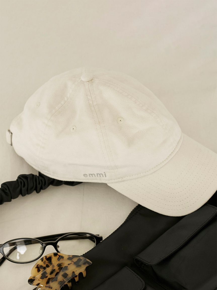 emmi atelier「【emmi｜NEW ERA(R)】9TWENTY(TM) emmiロゴスエードキャップ」|キャップ・キャスケット|