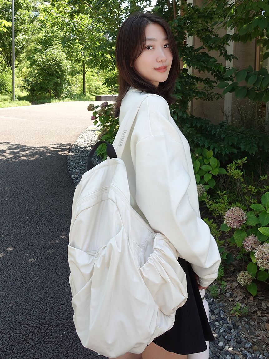 emmi atelier「eco 撥水ギャザーボディーバックパック」|リュック|OWHT