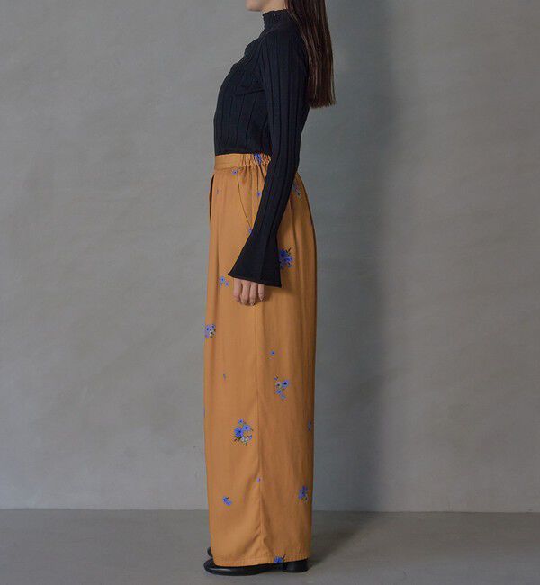 EMMEL REFINES「＜EMMEL REFINES＞EM フラワープリント ラップライク パンツ」|チノ|