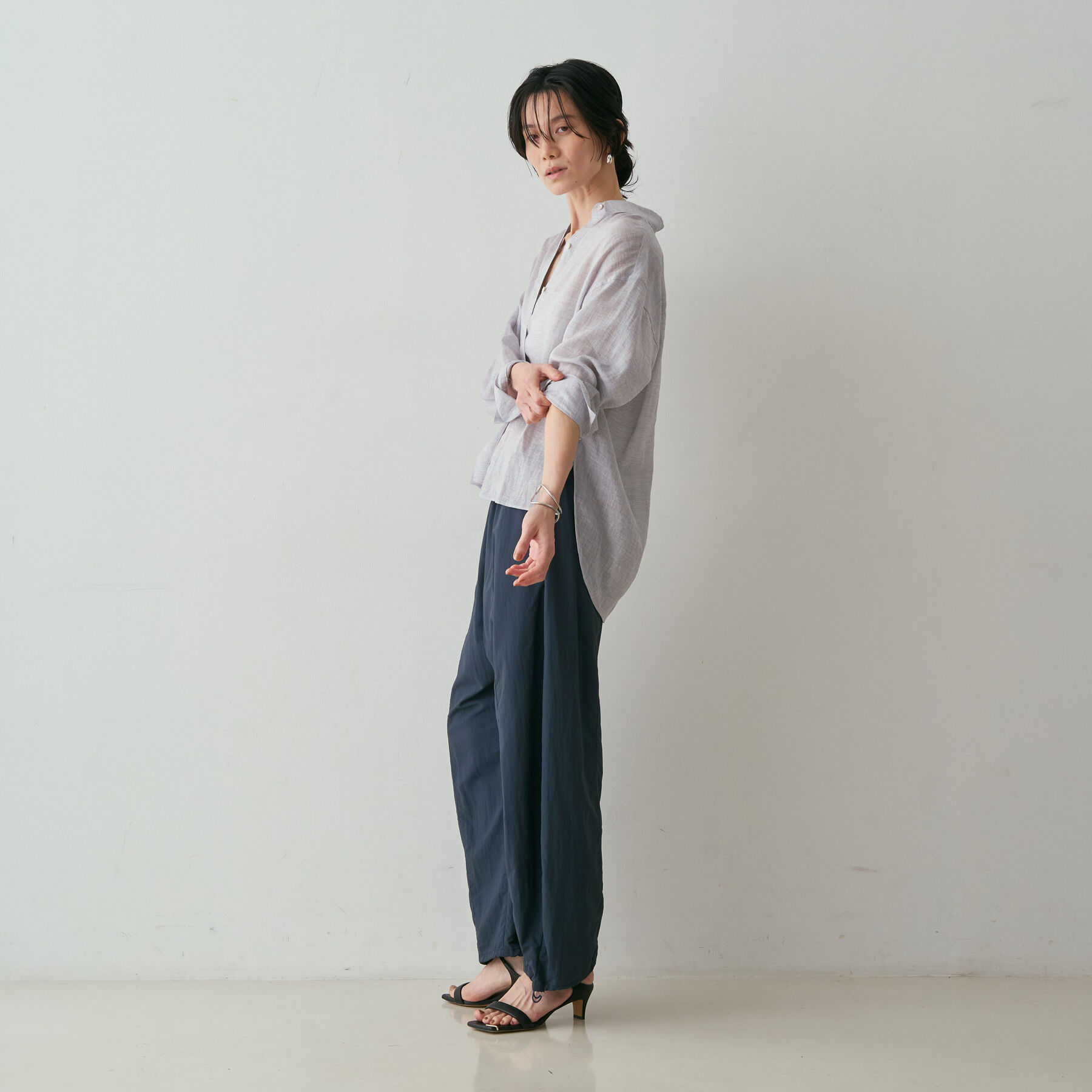 qualite「【CLASSY掲載・カシュクール着用可】リネン混レギュラーシャツ」|シャツ・ブラウス|