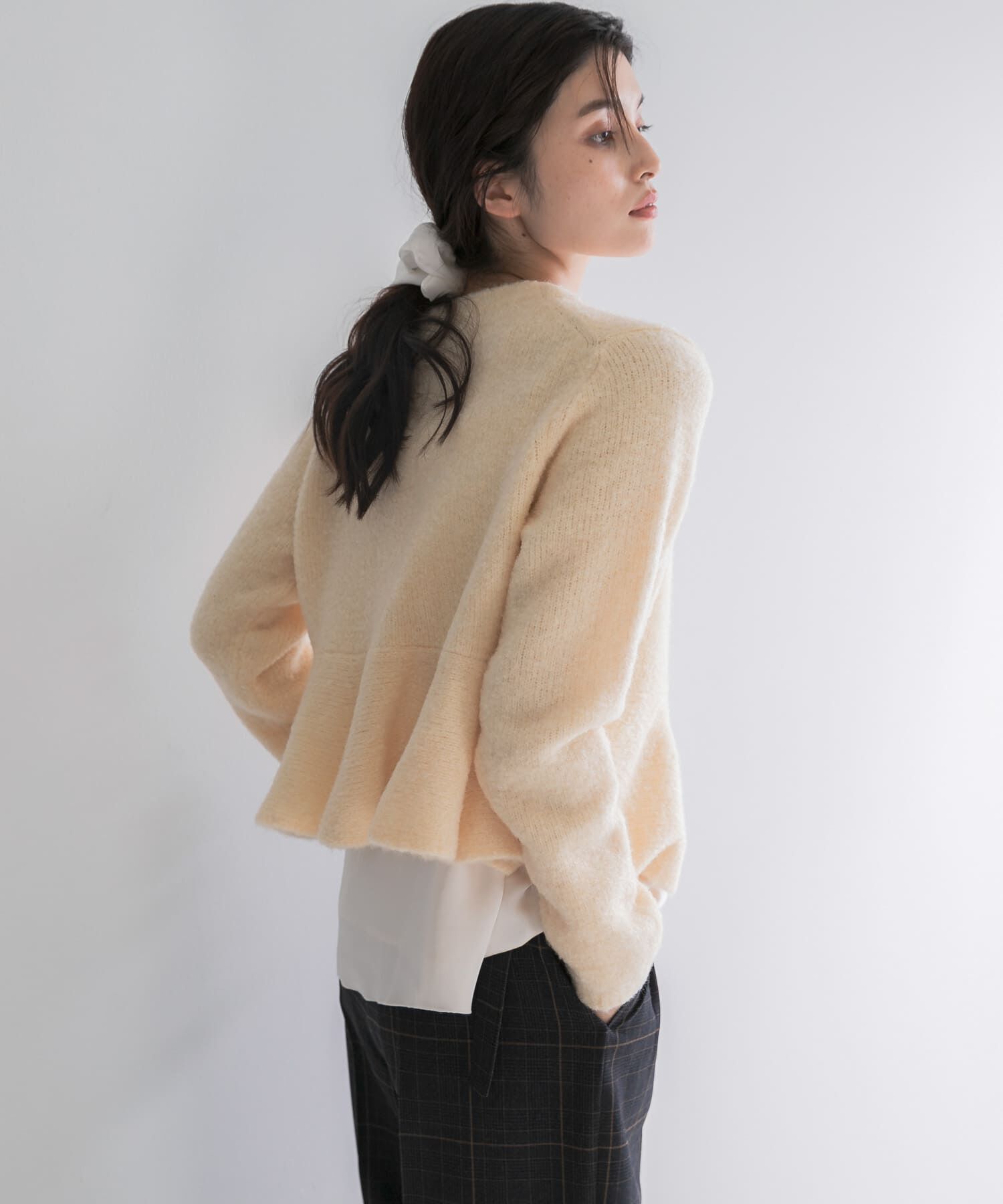URBAN RESEARCH ROSSO「『WEB限定』ブークレーペプラムカーディガン」|カーディガン|
