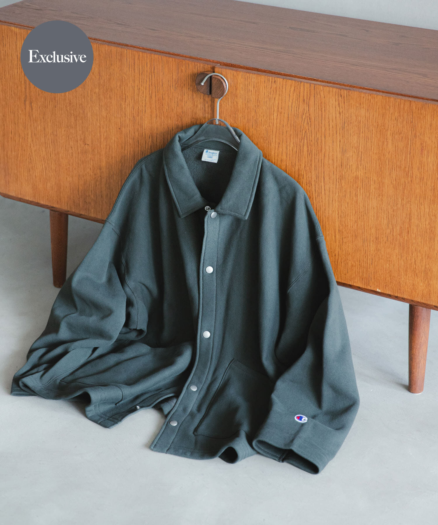 URBAN RESEARCH DOORS「『別注』Champion&times;DOORS　SWEAT COVERALL JACKET」|ノーカラーコート|スミクロ