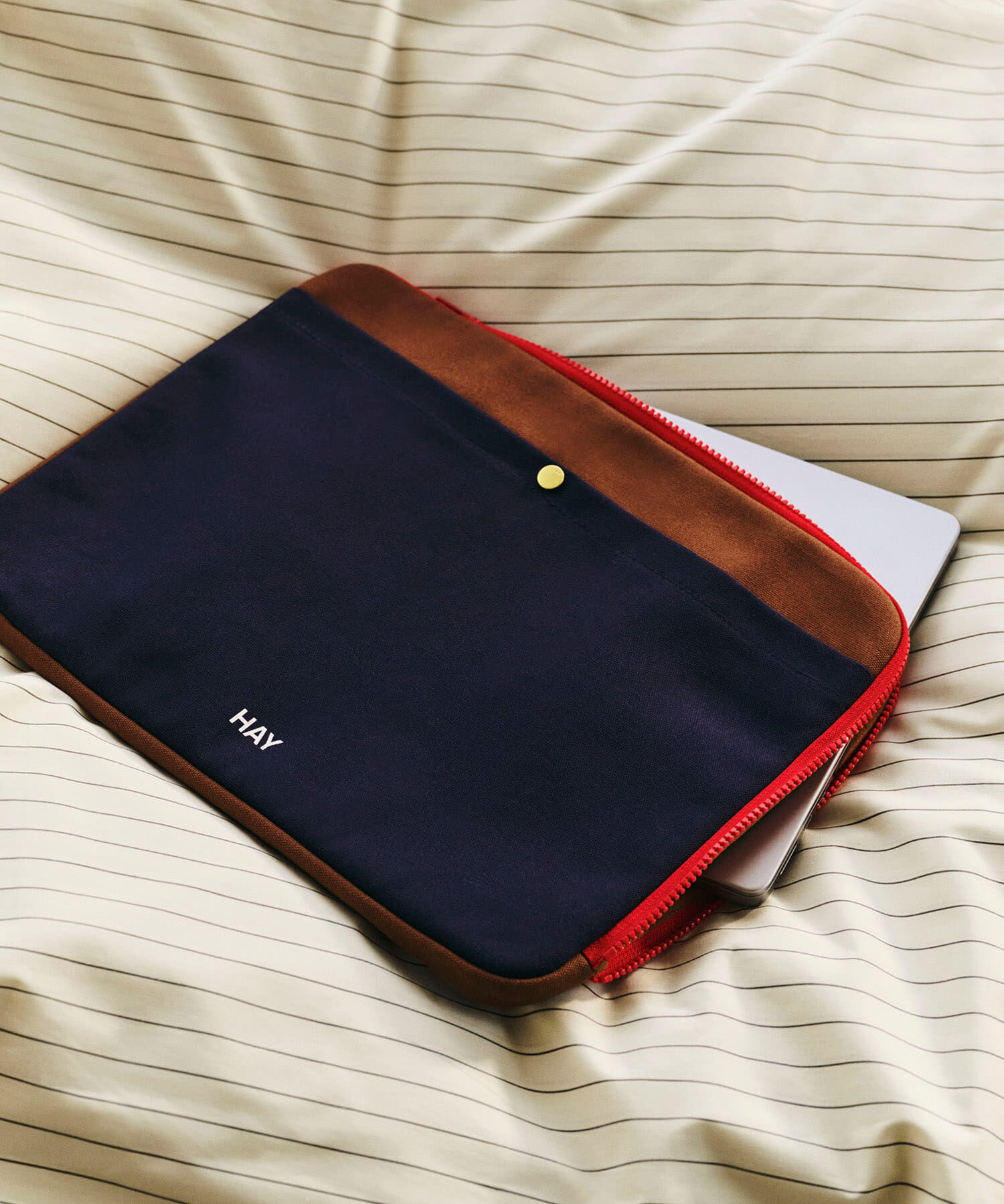 SENSE OF PLACE by URBAN RESEARCH「HAY　Multi Laptop Cover」|その他|