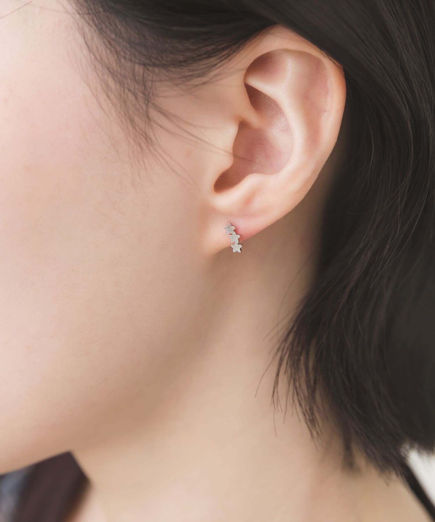 SMELLY「ステンレストリプルスターカーブプチピアス」|ピアス|