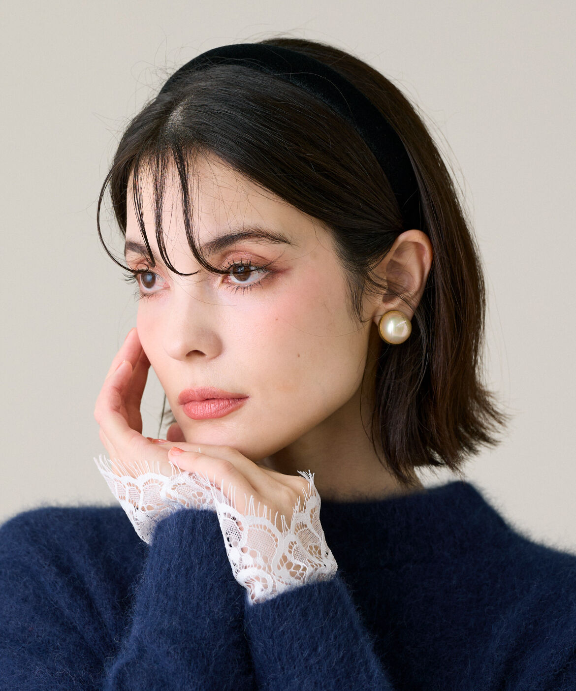 Maglie le cassetto「Mﾁｬｰﾑ付ﾍﾞﾛｱｶﾁｭｰｼｬ|いつものｽﾀｲﾘﾝｸﾞを華やかに格  」|ヘアバンド|