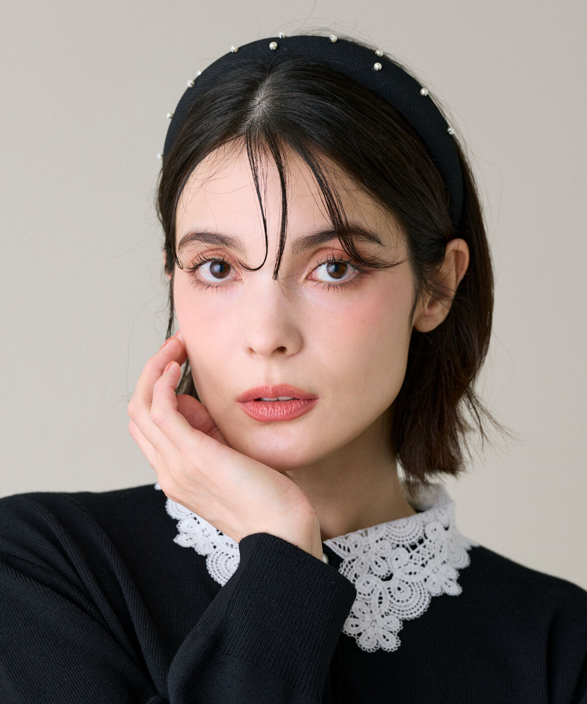 Maglie le cassetto「パールカチューシャ｜顔まわりを華やかに彩る上品なパールカチューシャ」|ヘアバンド|