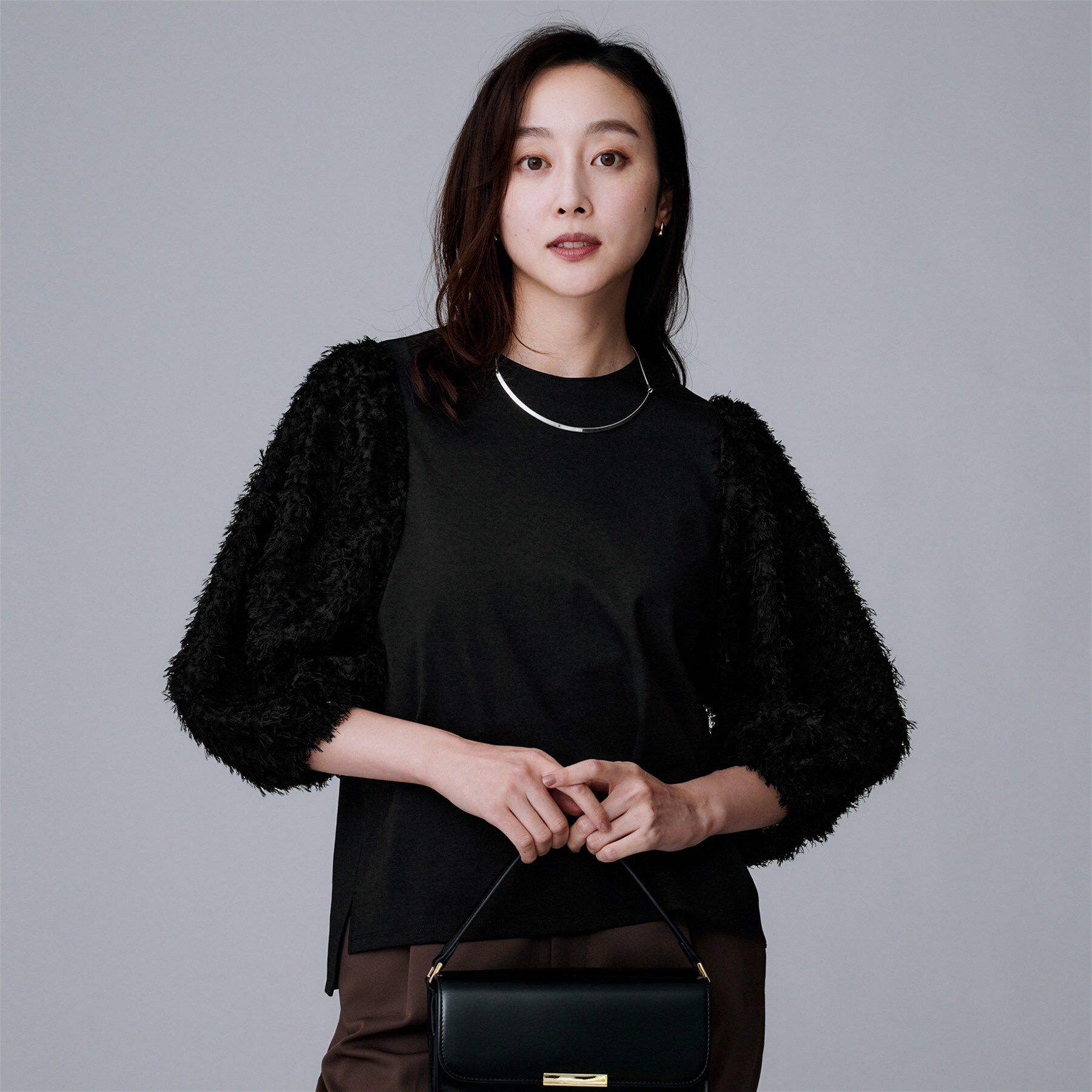 UNTITLED「【丸首/Tシャツ風/短丈】シャギースリーブ ポンチカットソー」|Tシャツ・カットソー|ブラック(019)
