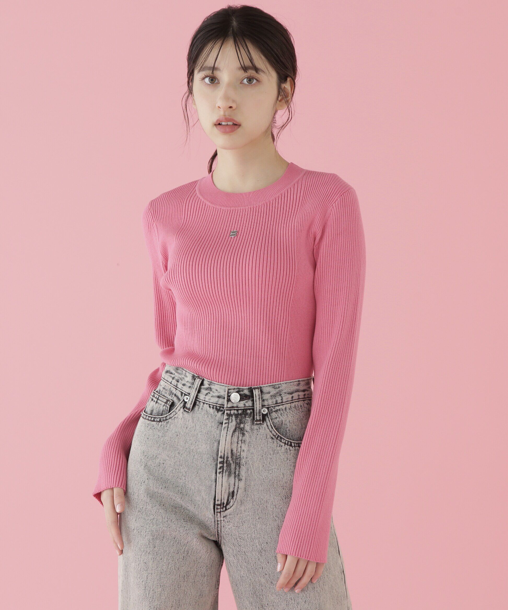  「長袖リブデザインロゴプレートニット」|ニット・セーター|