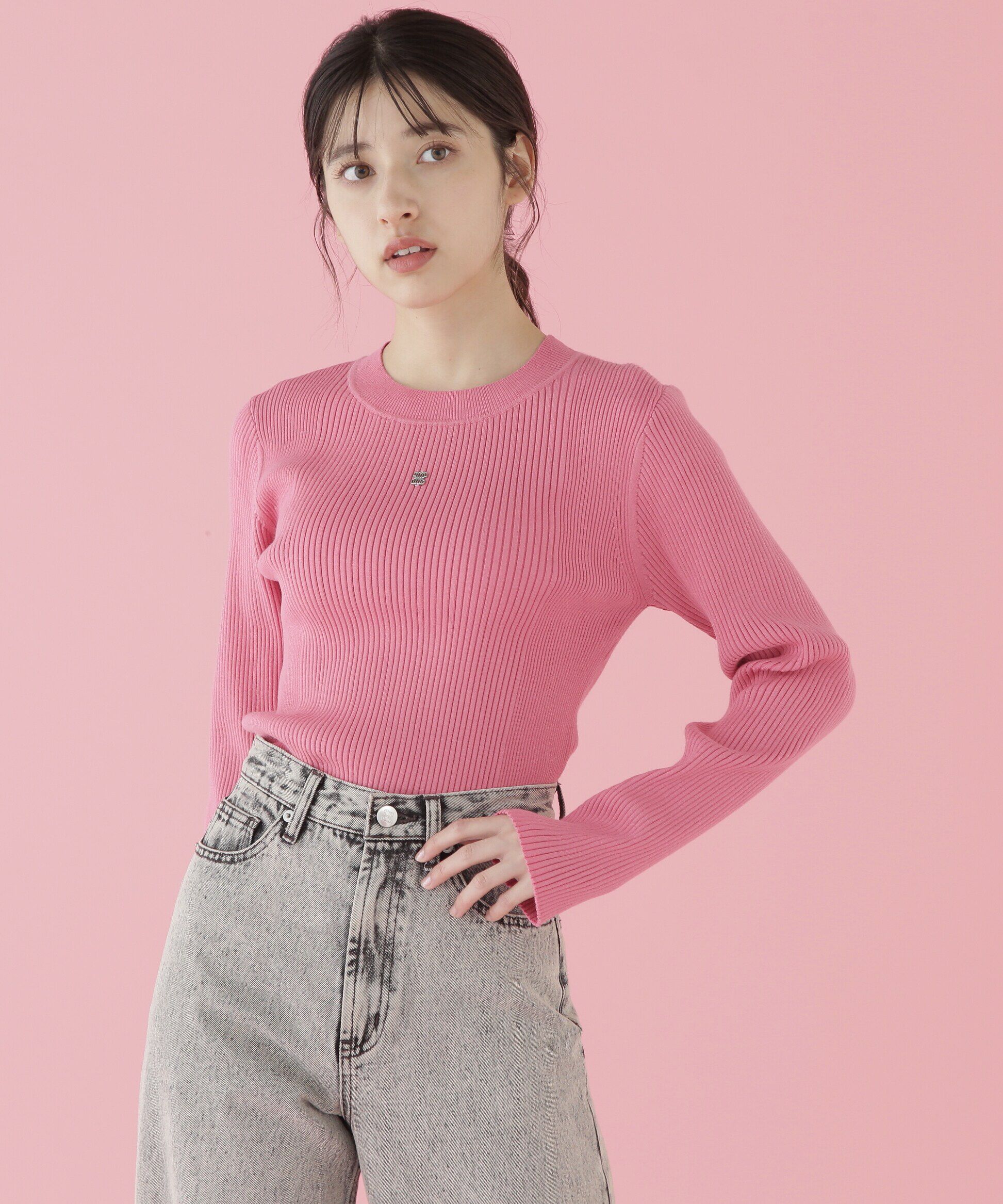  「長袖リブデザインロゴプレートニット」|ニット・セーター|