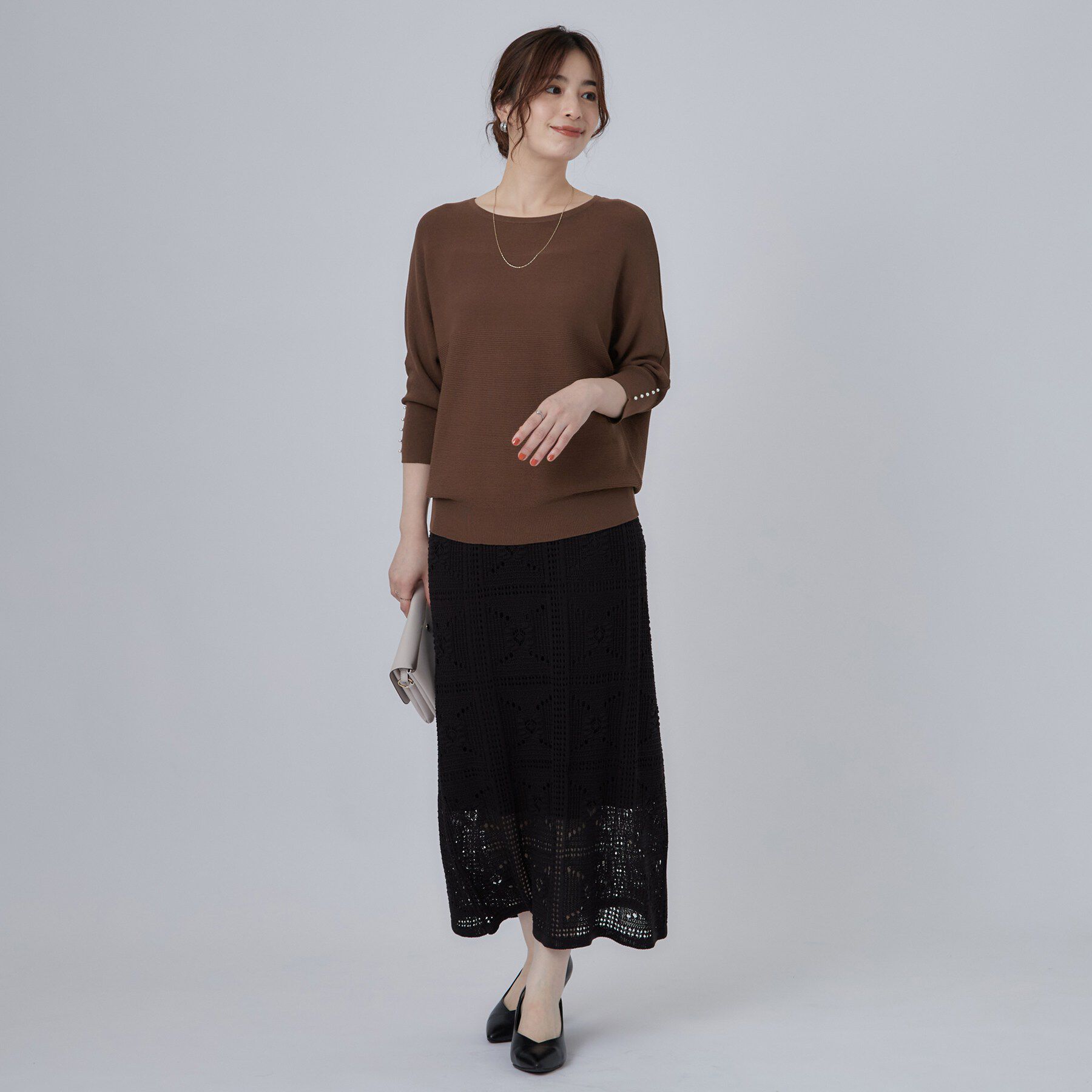 SHOO･LA･RUE「【毛玉になりにくい】パール調ボタンが女性らしさをプラス ガーター切替 7分袖ドルマンニット」|ニット・セーター|