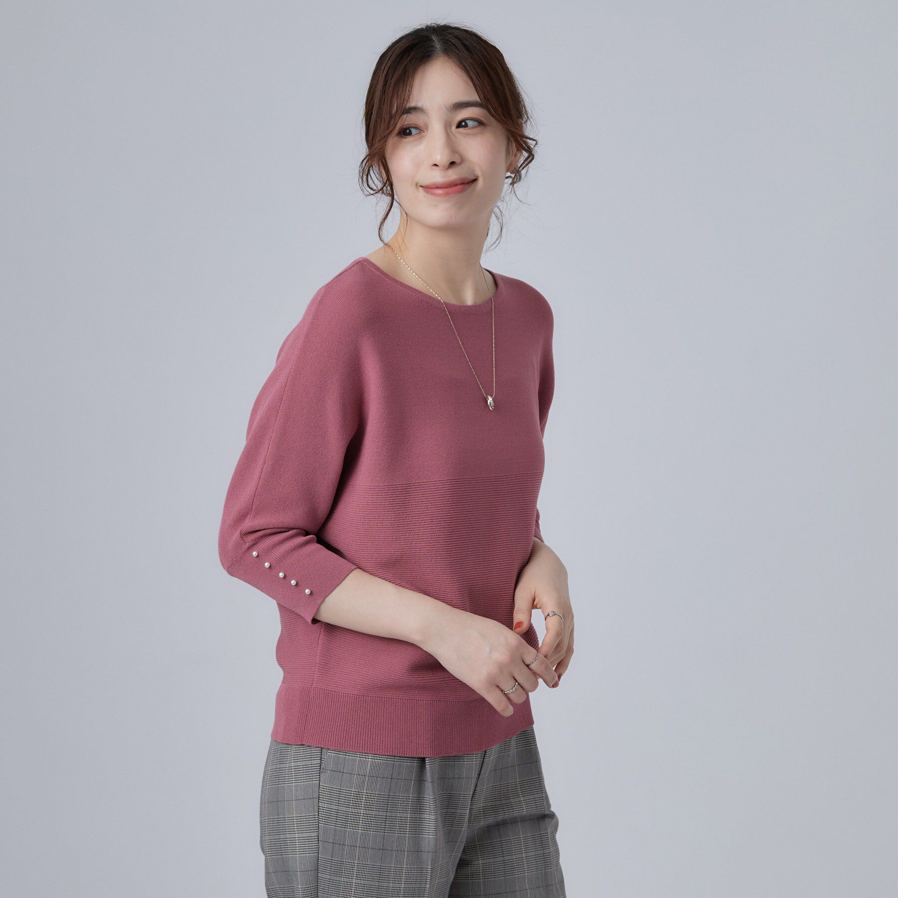 SHOO･LA･RUE「【毛玉になりにくい】パール調ボタンが女性らしさをプラス ガーター切替 7分袖ドルマンニット」|ニット・セーター|