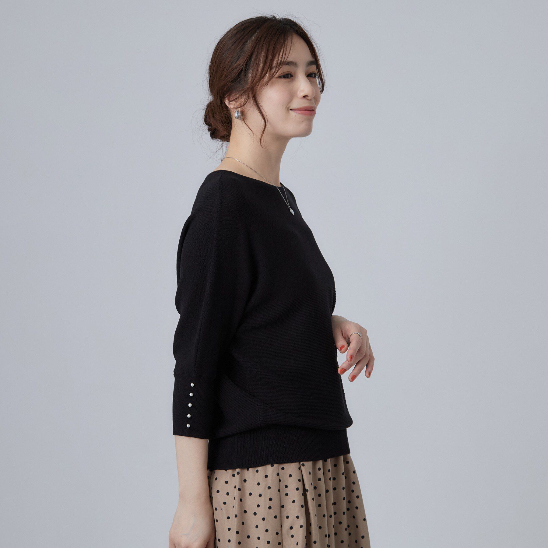 SHOO･LA･RUE「【毛玉になりにくい】パール調ボタンが女性らしさをプラス ガーター切替 7分袖ドルマンニット」|ニット・セーター|