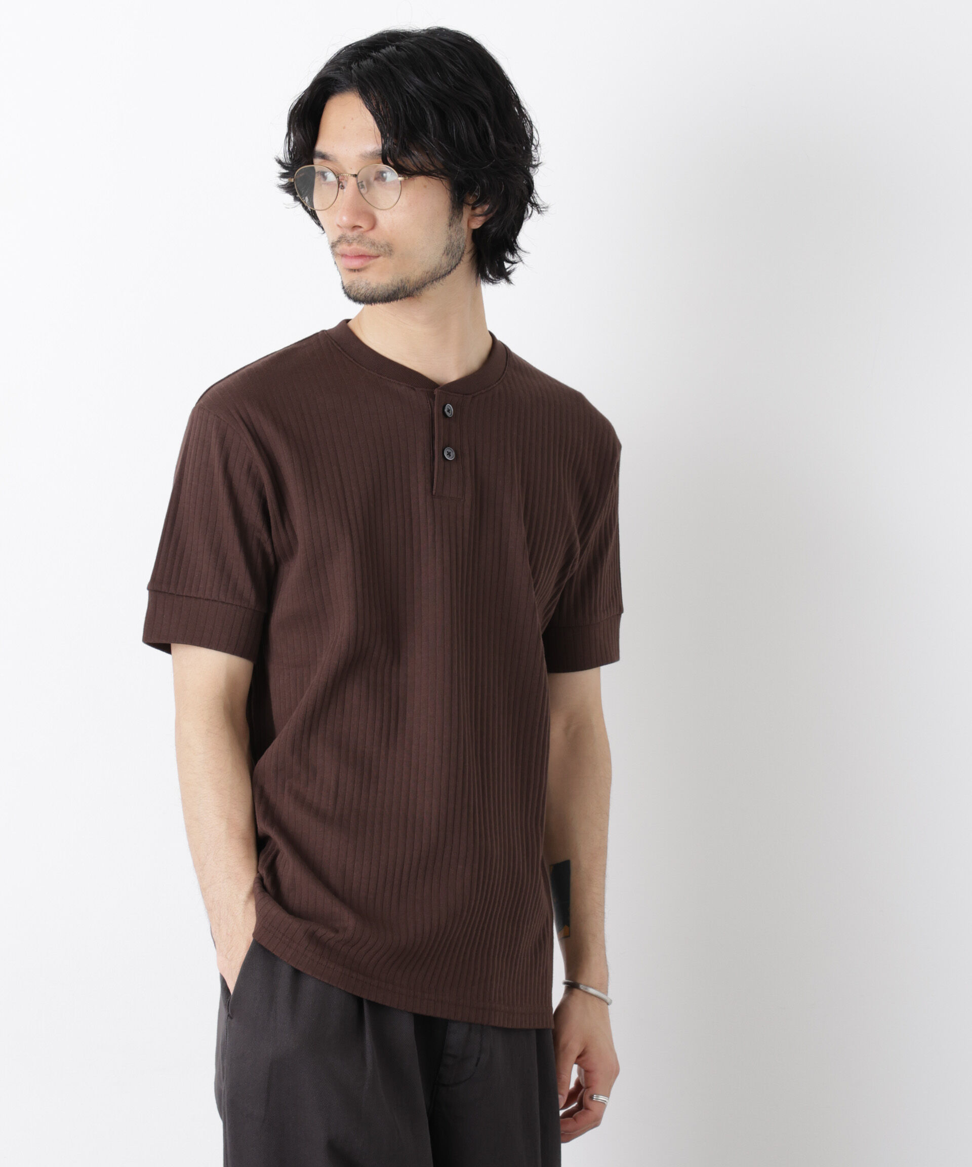 nano･universe「ワイドリブスタンダードヘンリーネックTシャツ 半袖」|Tシャツ・カットソー|ブラウン