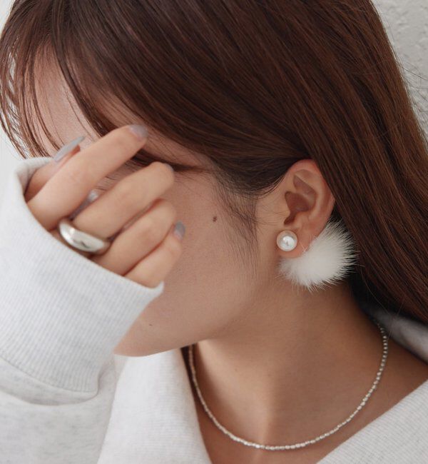  「Lara ファー&times;パールピアス」|ブローチ・コサージュ|ホワイト