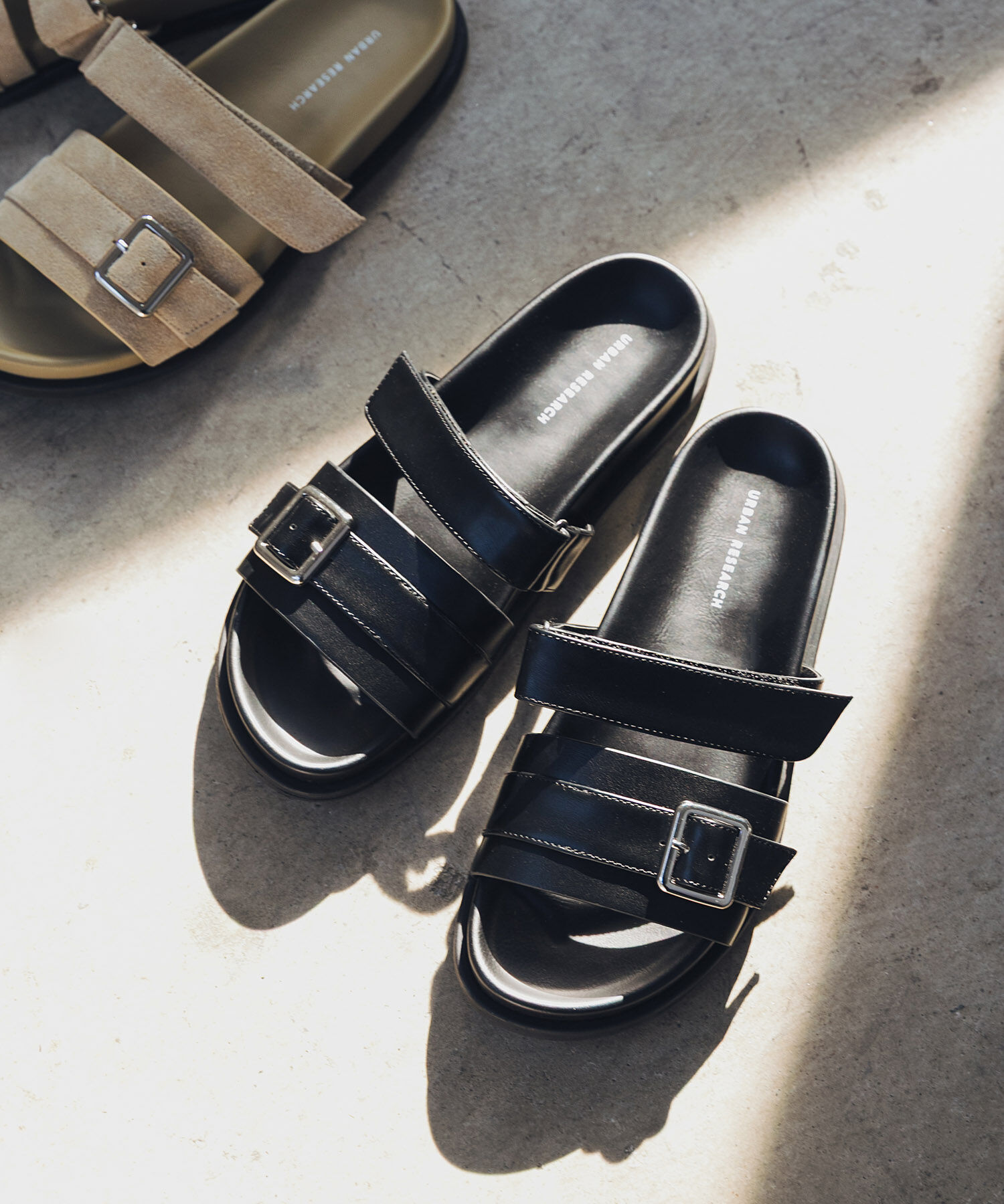 URBAN RESEARCH「バックルベルトフットベットサンダル」|サンダル|ブラック