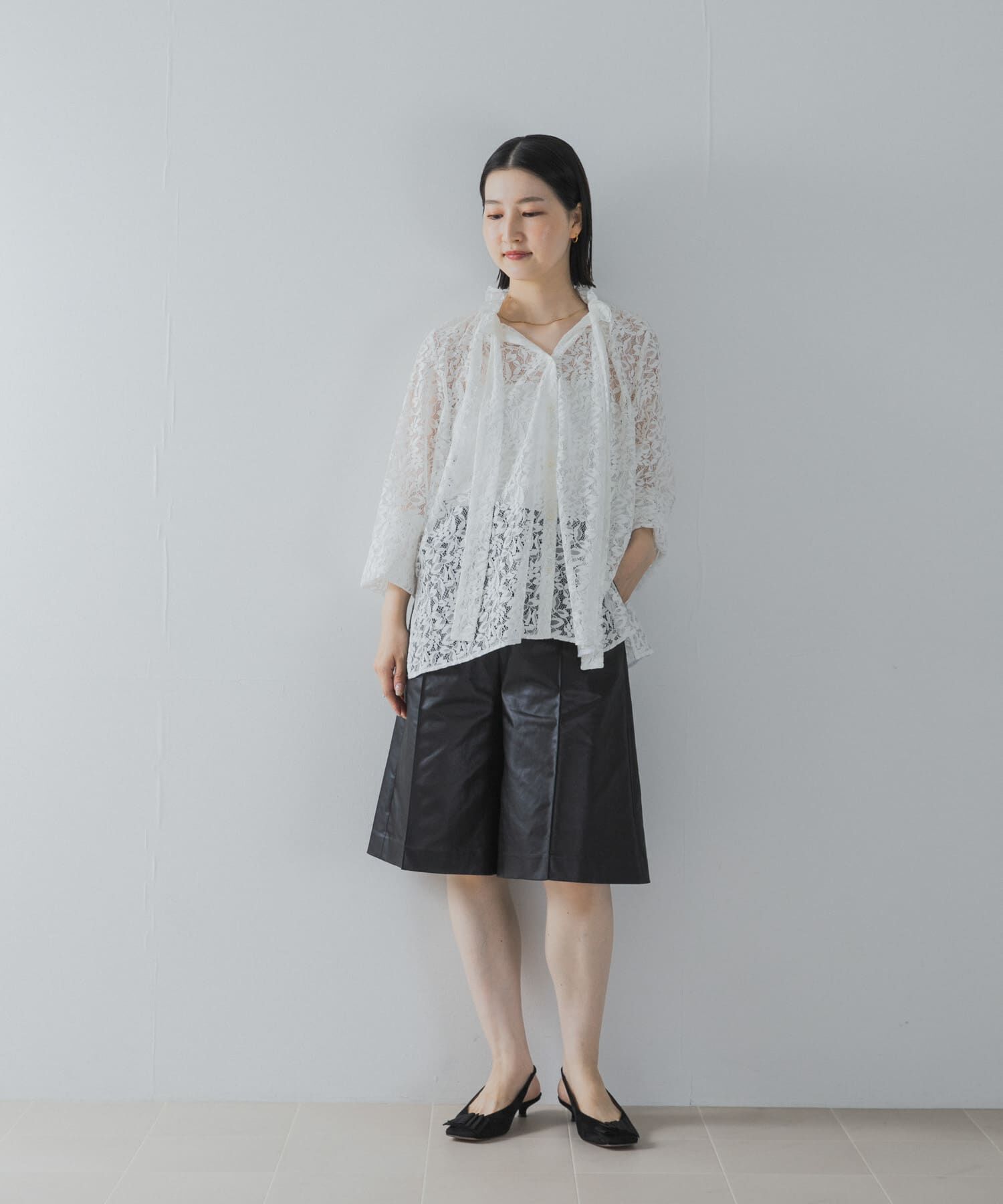 URBAN RESEARCH ROSSO「リーフレースフリルネックブラウス」|シャツ・ブラウス|