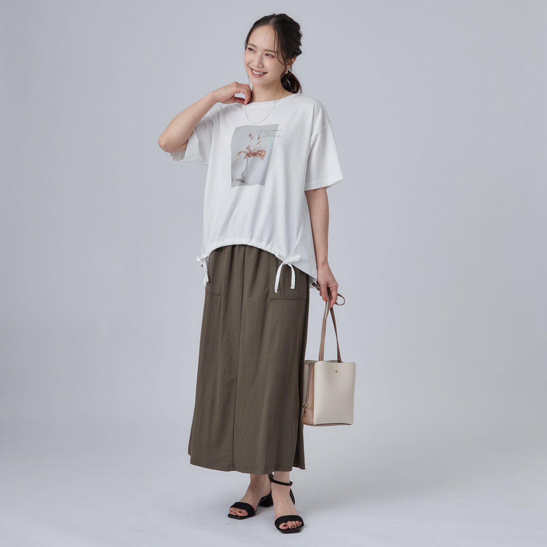 SHOO･LA･RUE「【洗濯機可/体型カバー】プリントデザインが目を惹く 裾シャーリングTシャツ」|Tシャツ・カットソー|