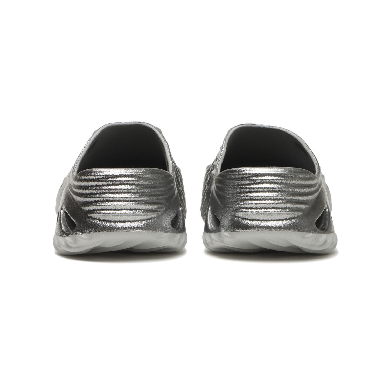 crocs「【crocs】ECHO WAVE METAL SPORT」|サンダル|