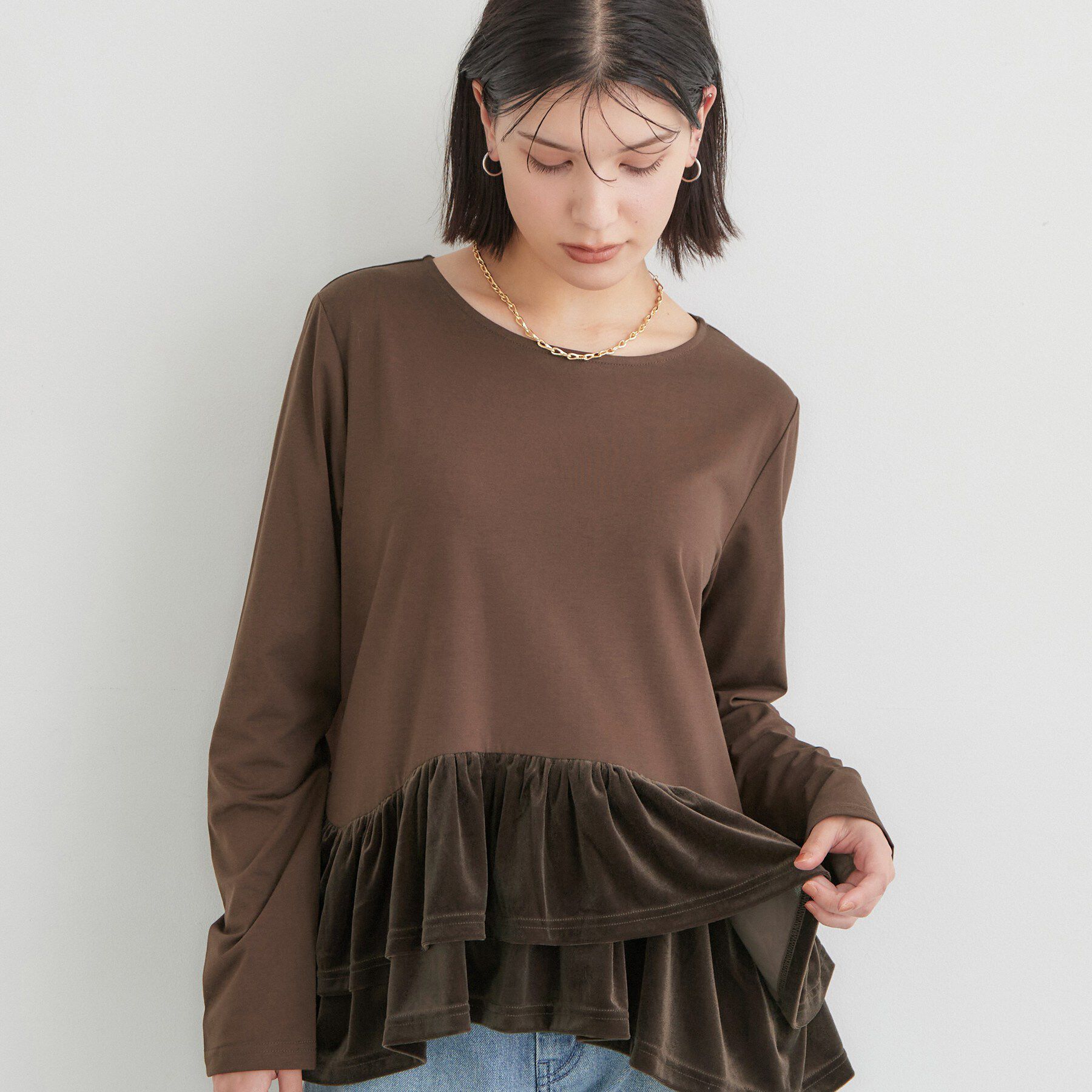 THE SHOP TK「フリルベロアペプラムトップス」|Tシャツ・カットソー|ブラウン(043)
