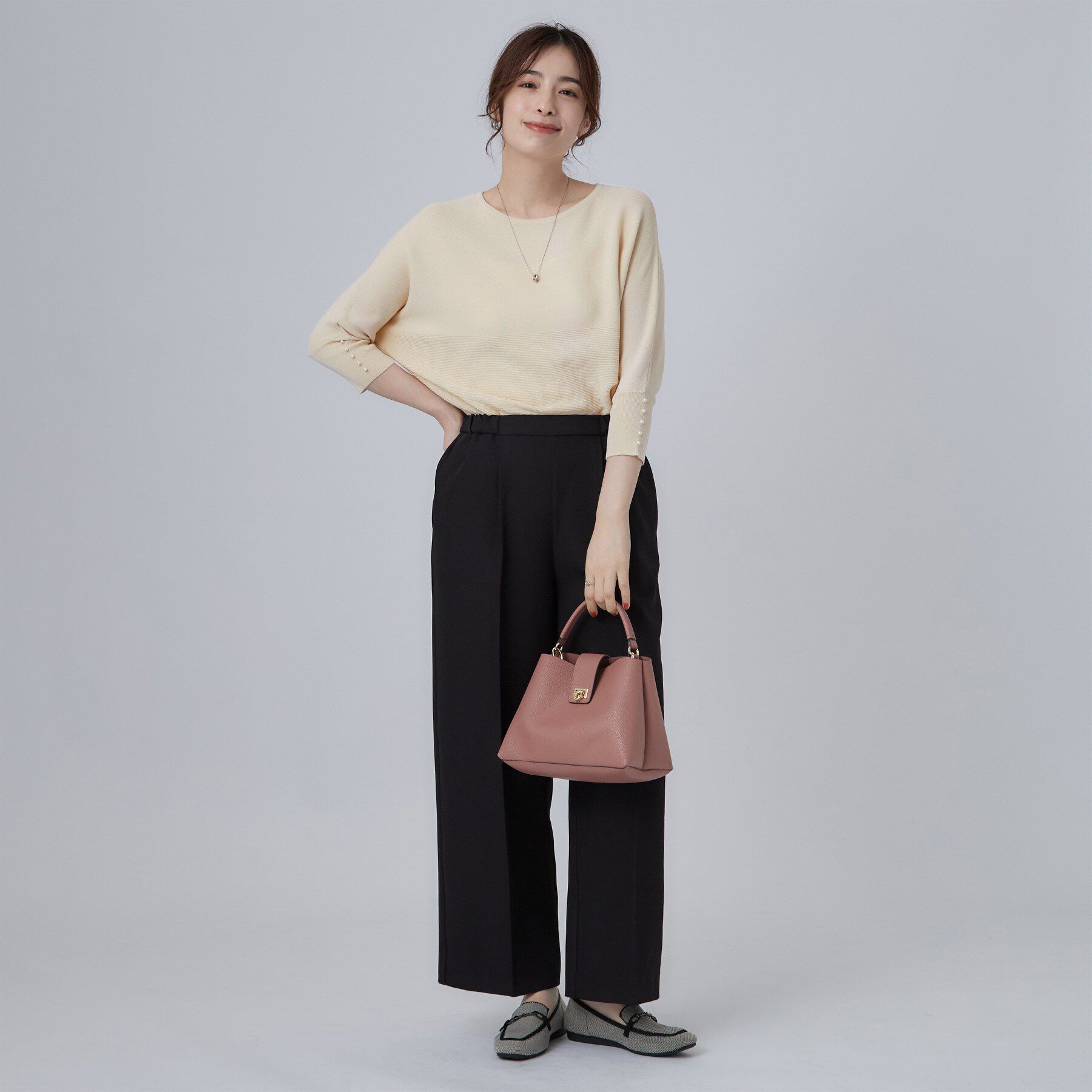 SHOO･LA･RUE「【毛玉になりにくい】パール調ボタンが女性らしさをプラス ガーター切替 7分袖ドルマンニット」|ニット・セーター|