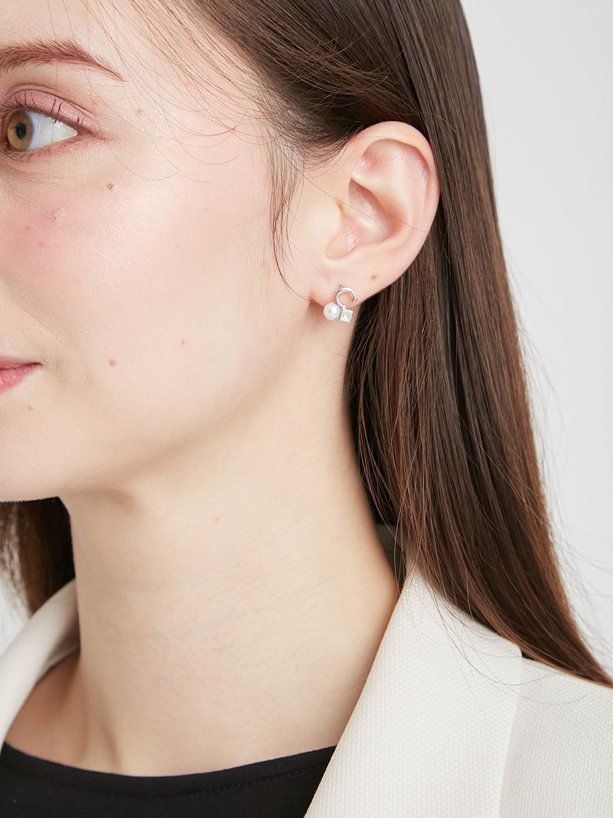 CELFORD「Cロゴビジューパールプチピアス」|ピアス|