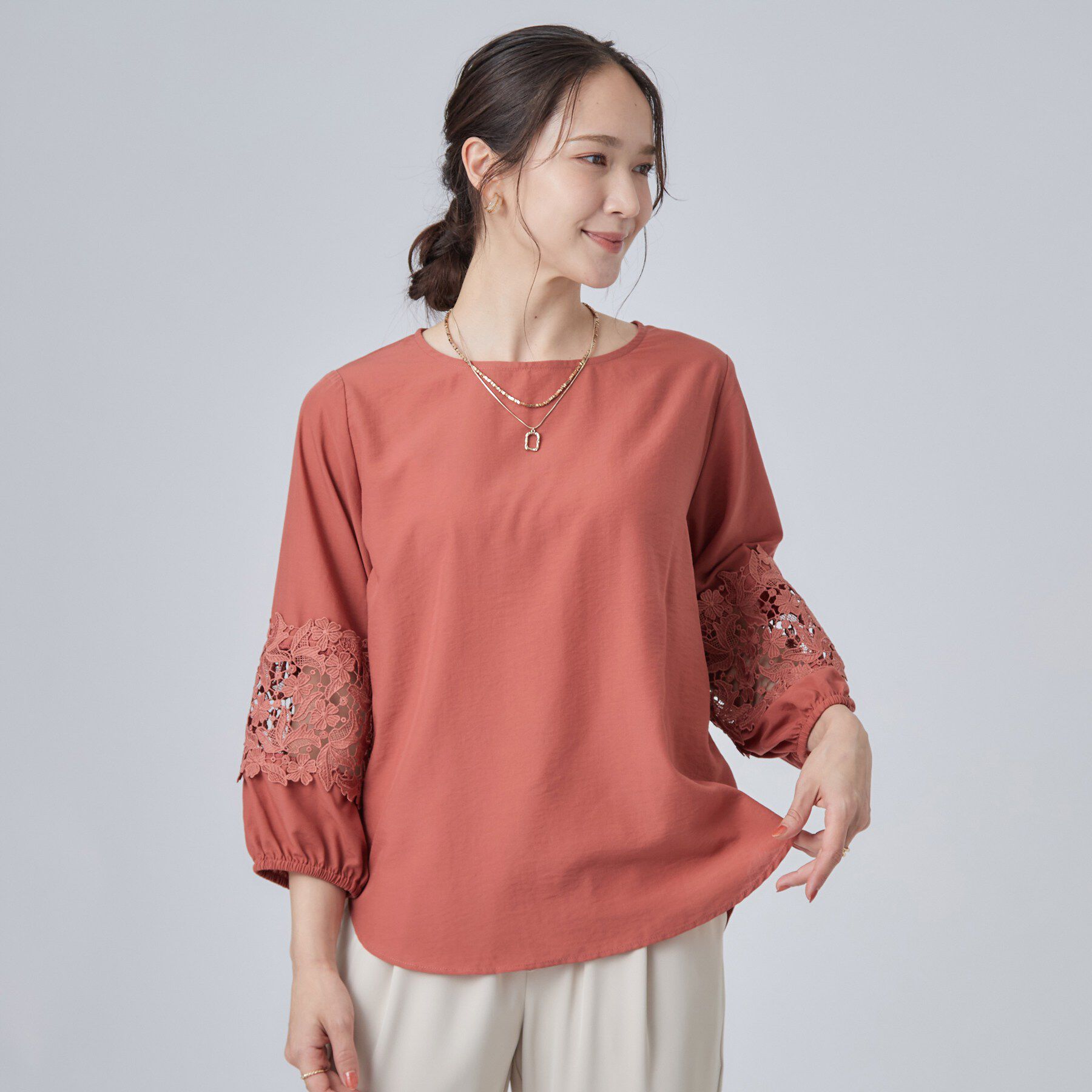 SHOO･LA･RUE「【洗濯機可/S-LL/洗濯後しわになりにくい】刺繍レースで高見え インせず決まる主役ブラウス」|シャツ・ブラウス|