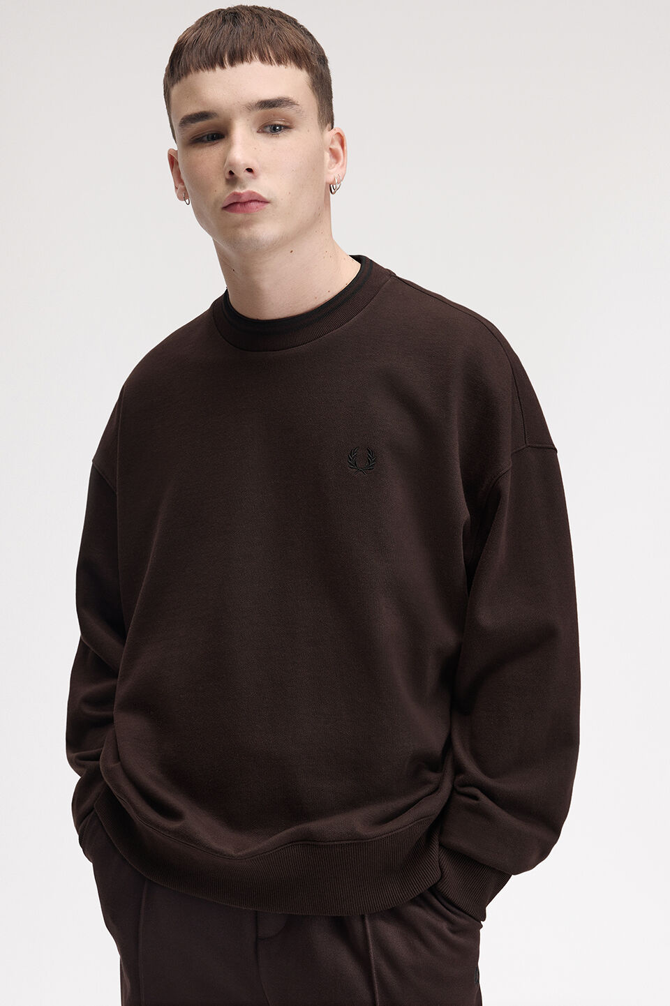 FRED PERRY 「FRED PERRY／Oversized Tipped Sweatshirt／オーバーサイズティップドスウェット」|スウェット・ジャージ|