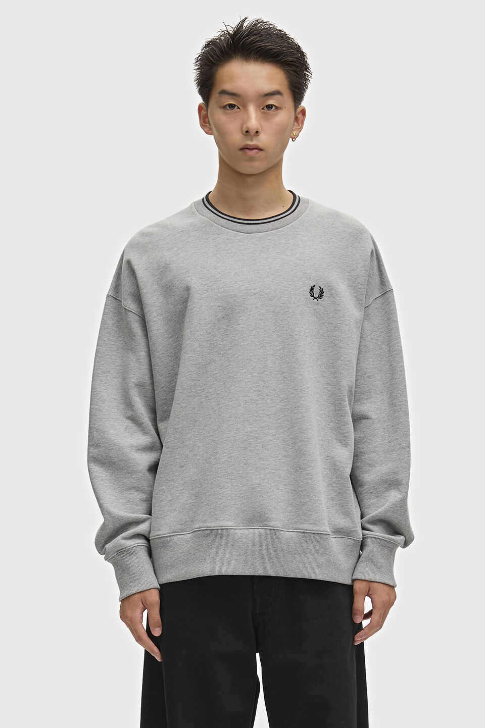 FRED PERRY 「FRED PERRY／Oversized Tipped Sweatshirt／オーバーサイズティップドスウェット」|スウェット・ジャージ|