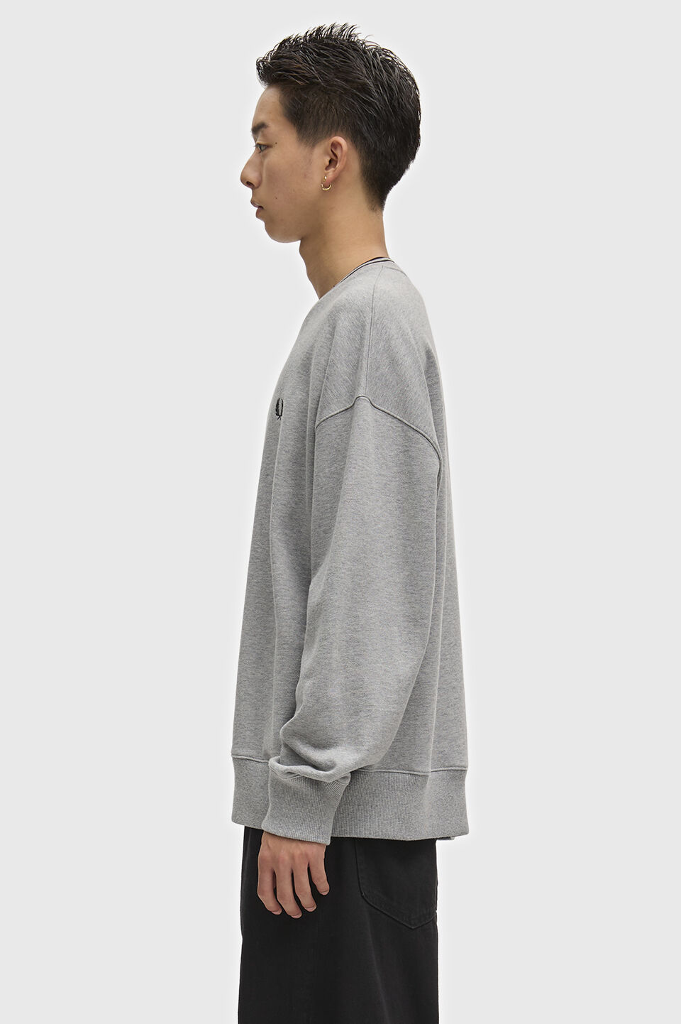 FRED PERRY 「FRED PERRY／Oversized Tipped Sweatshirt／オーバーサイズティップドスウェット」|スウェット・ジャージ|