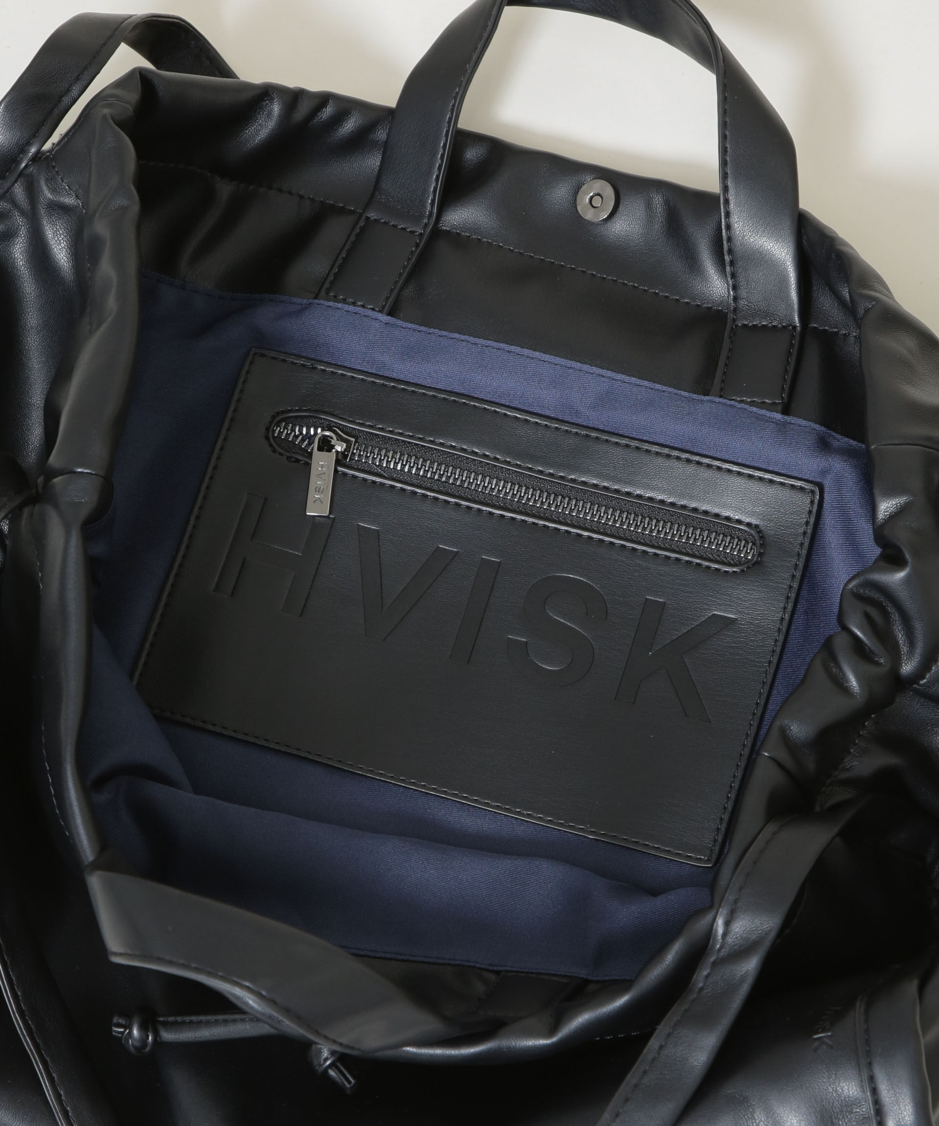 nano･universe「HVISK/Sage Medium Black」|ショルダー・メッセンジャー|