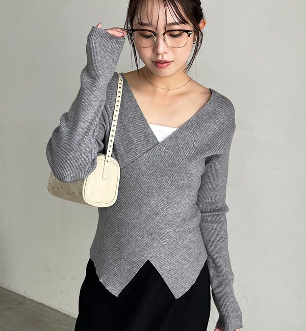  「【WEB限定】クロスVネックニット」|ニット・セーター|