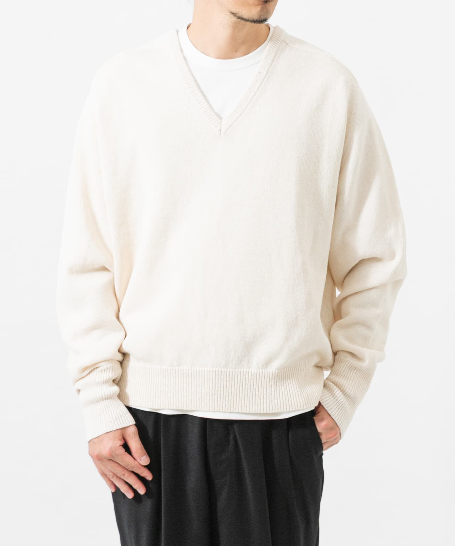 URBAN RESEARCH「new basic　WASHI WOOL V-NECK KNIT」|ニット・セーター|
