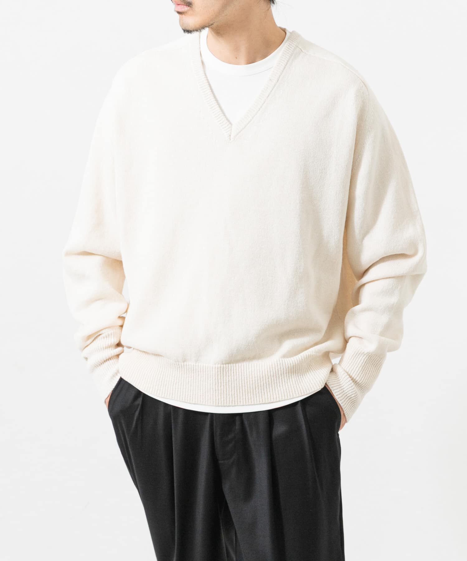 URBAN RESEARCH「new basic　WASHI WOOL V-NECK KNIT」|ニット・セーター|