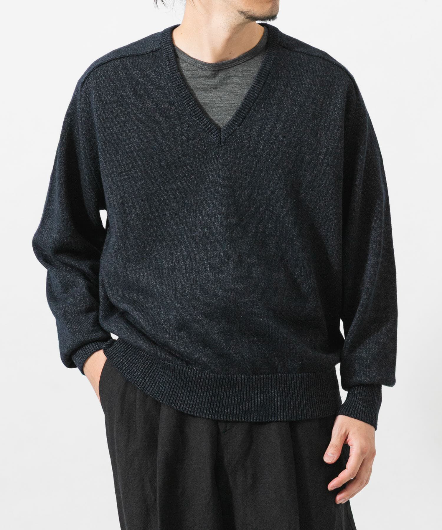 URBAN RESEARCH「new basic　WASHI WOOL V-NECK KNIT」|ニット・セーター|
