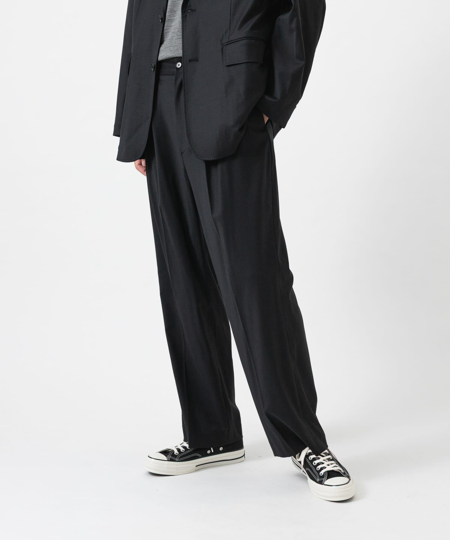 URBAN RESEARCH「new basic　WOOL SILK TAPERED SLACKS」|その他|