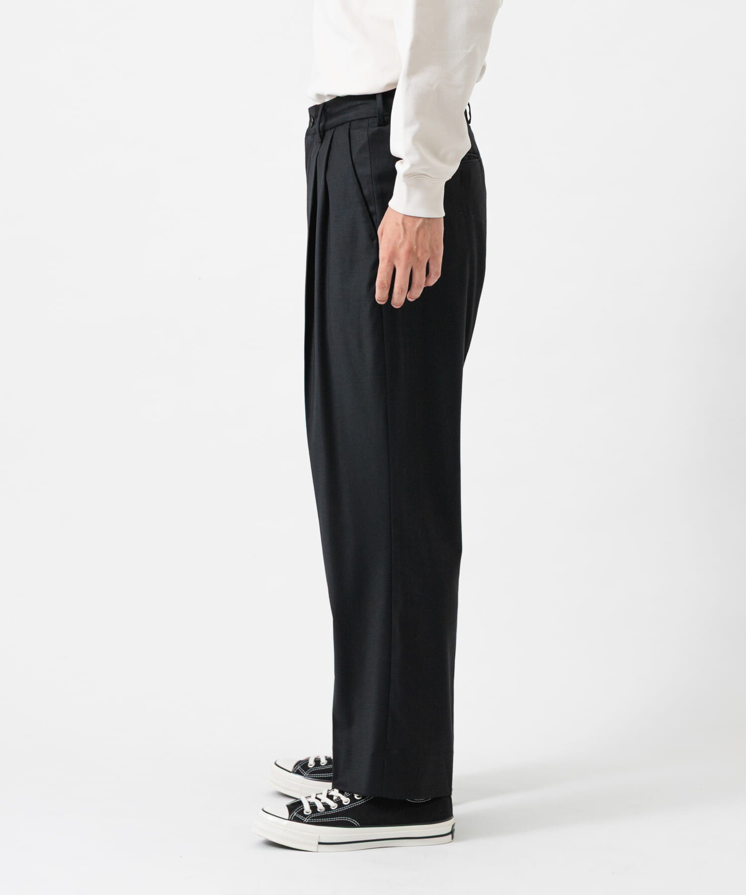 URBAN RESEARCH「new basic　WOOL SILK TAPERED SLACKS」|その他|