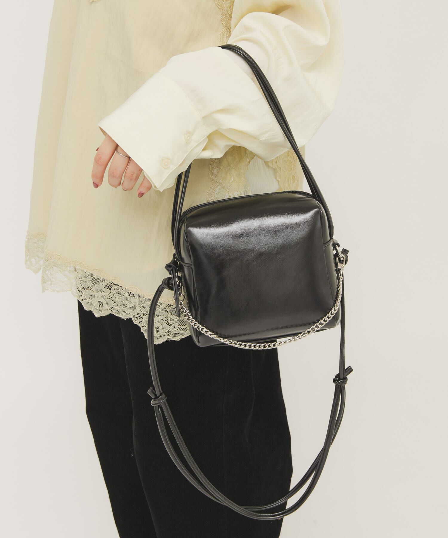  「チェーン付きスクエアBAG」|ショルダー・メッセンジャー|