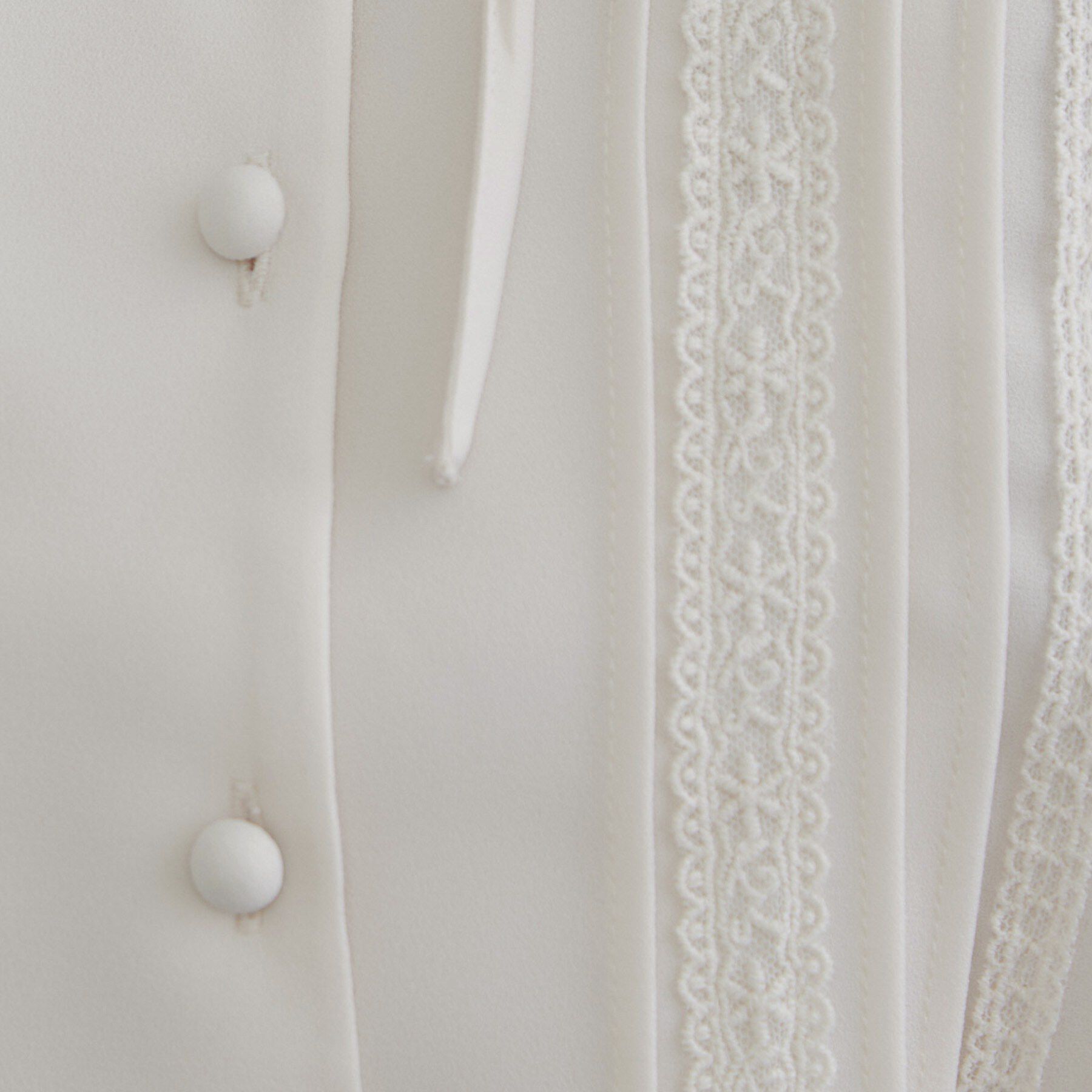 Couture broach「【衿元リボンが可憐】ピンタック レース ブラウス」|シャツ・ブラウス|