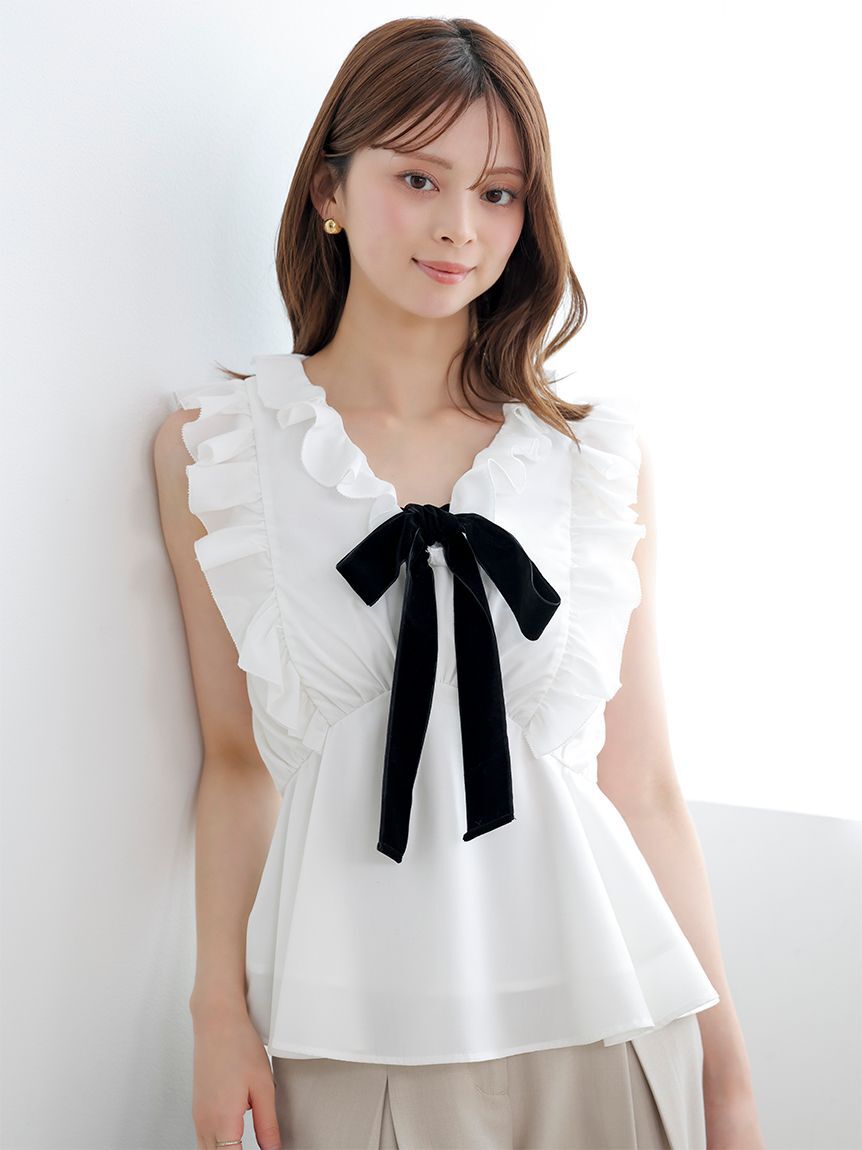SNIDEL「【WEB限定カラーあり】フリルボウタイノースリブラウス」|シャツ・ブラウス|WHT