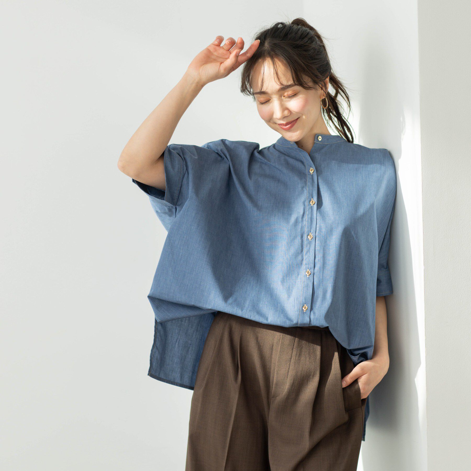 SHOO･LA･RUE「【体型カバー/洗濯機可】インせず着られる　デニムライクシャツ」|シャツ・ブラウス|